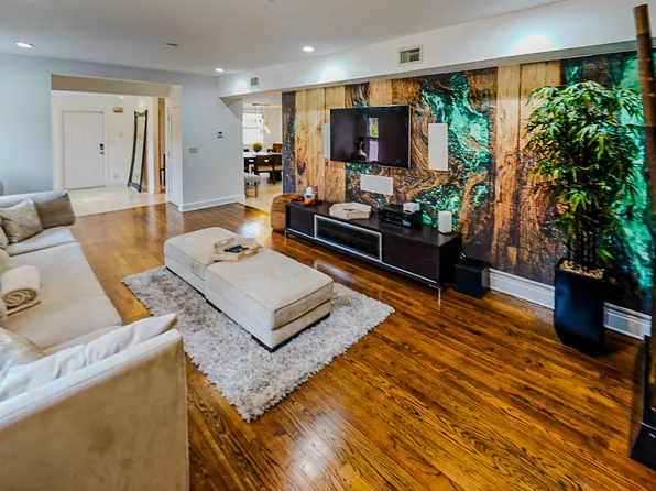 200 NE 16th Ave, Fort Lauderdale, FL 33301