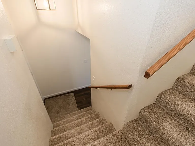 880 Osmun Cir — Photo 16