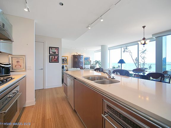 5th image of 340 E Randolph St APT 1001