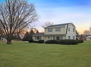 1191 W McConnell Rd, Freeport, IL 61032