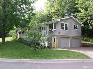 600 Forest Park Dr, Marquette, MI 49855
