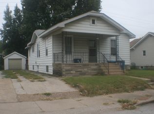 655 E Penning Ave, Wood River, IL 62095