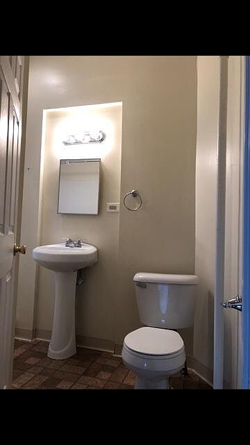 1st image of 5503 Franklin Blvd #3