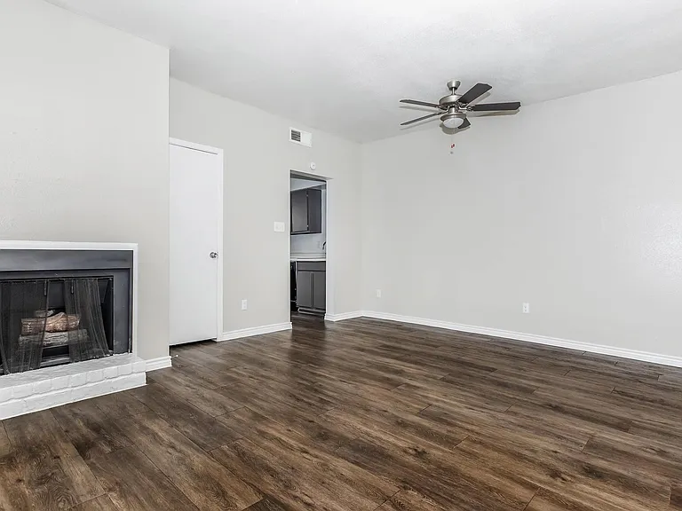 Bayou Park Apartments — Photo 91