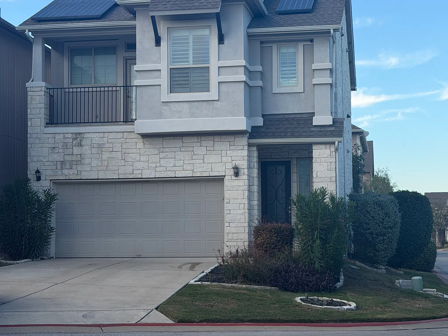 2105 Town Centre Dr — Photo 1