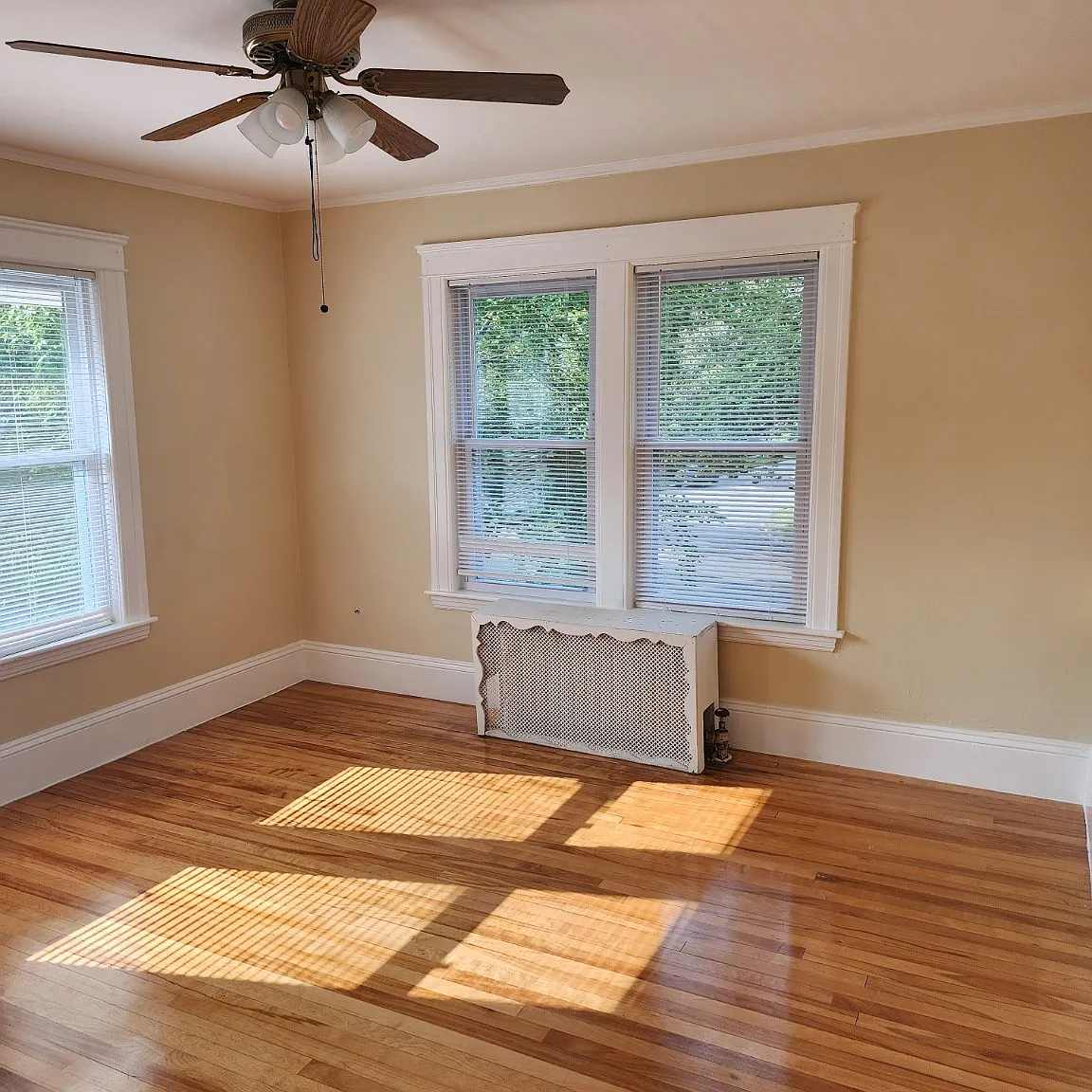3 bed, 1.5 bath, 1550 sqft, $2,795 — Photo 3