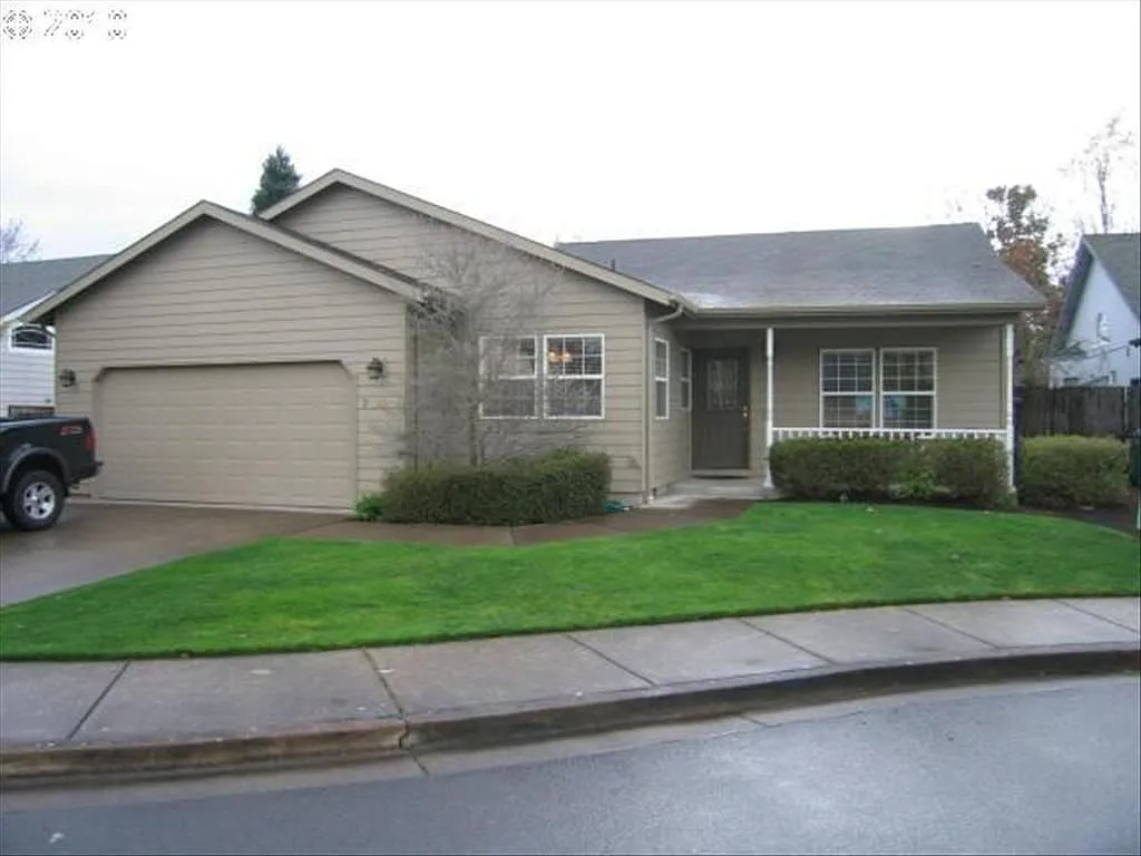 3202 Riverbend Ave photo 1