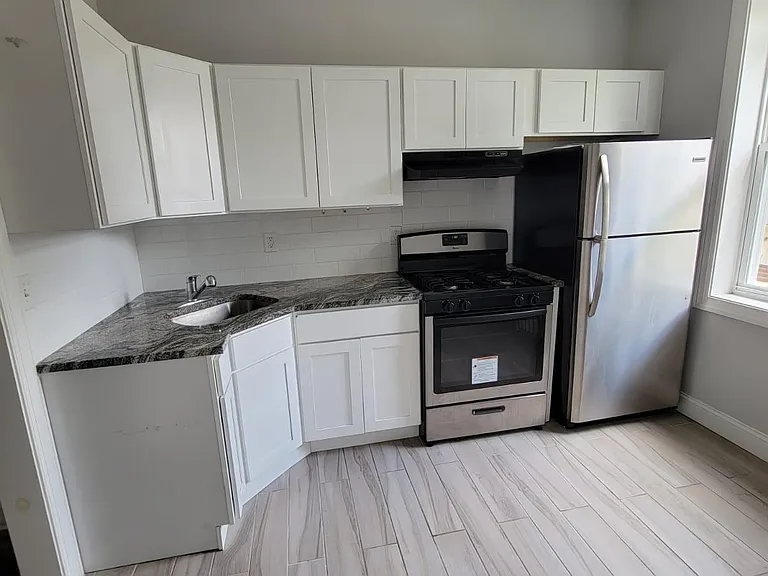 230 Washington St — Photo 1