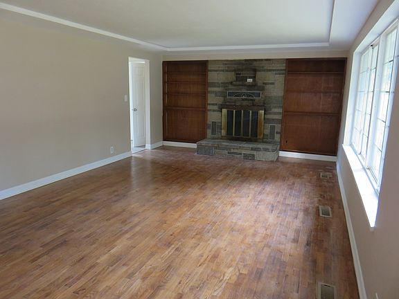 4th image of 7118 14th Ave NE