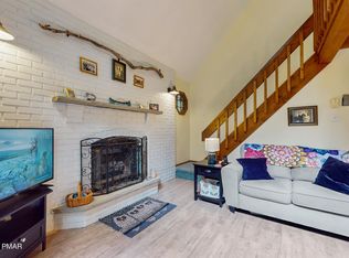 273 Mountain View Dr, Pocono Lake, PA 18347