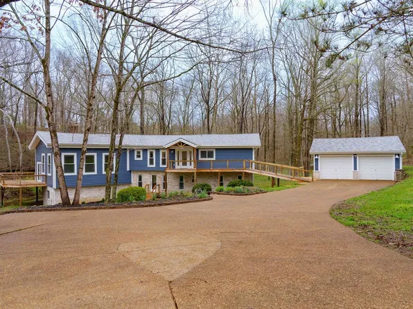 2017 Carver Dr, Greenbrier, TN 37073