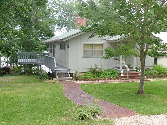 4th image of 330 N Evergreen Dr
