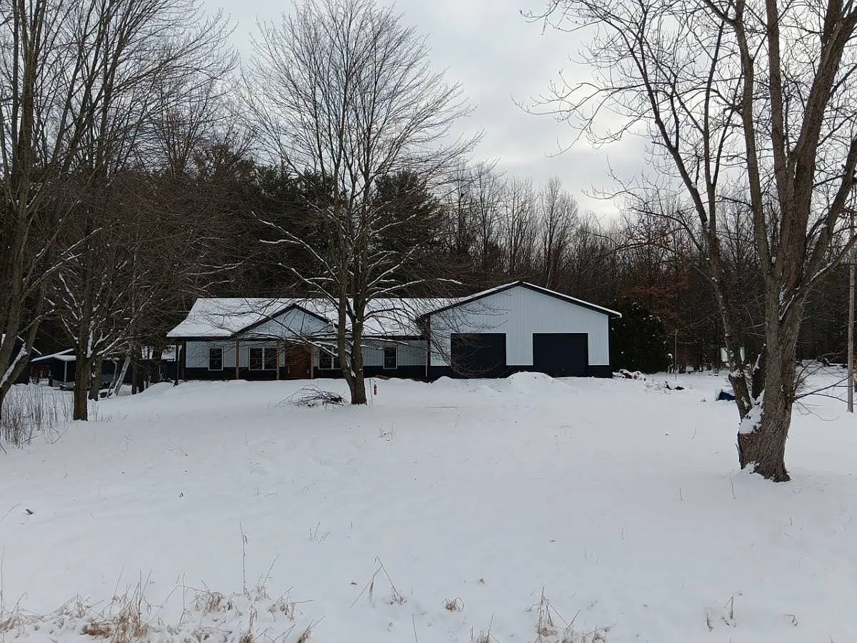 2325 S Graham Rd photo 1