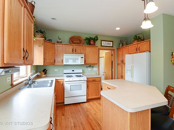 3rd image of 307 W Ashton Dr