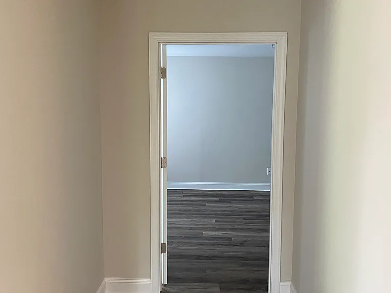 374 Hampton Pl — Photo 8
