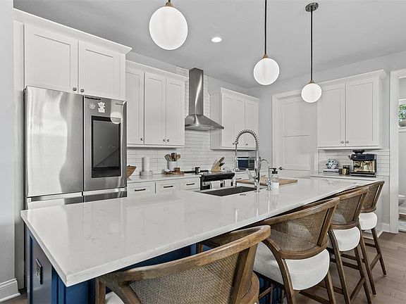 3rd image of 4722 LEGACY PARK DRIVE