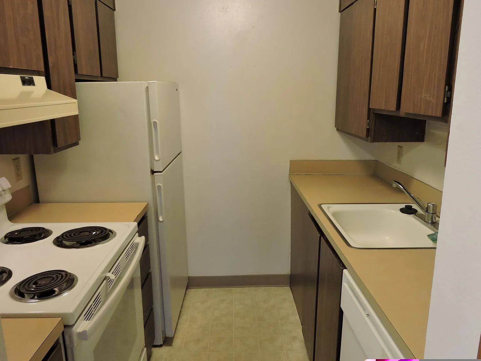 2 bed, 650 sqft, $1,800 — Photo 2