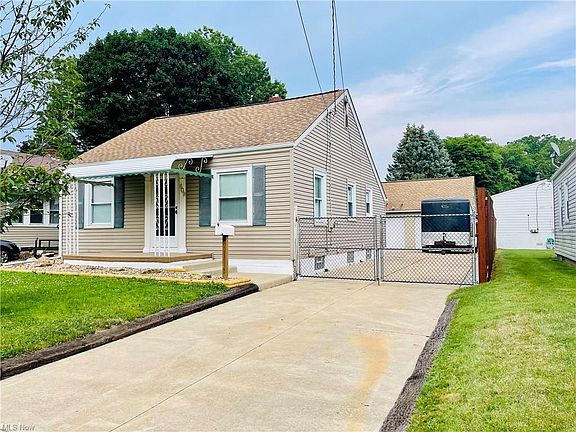 2nd image of 609 Essex St
