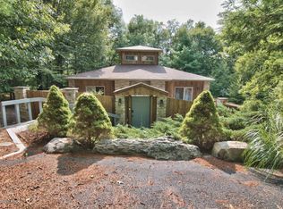 357 Eastshore Dr, East Stroudsburg, PA 18301
