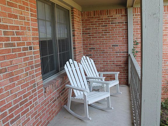 3rd image of 9071 Meadow View Ct