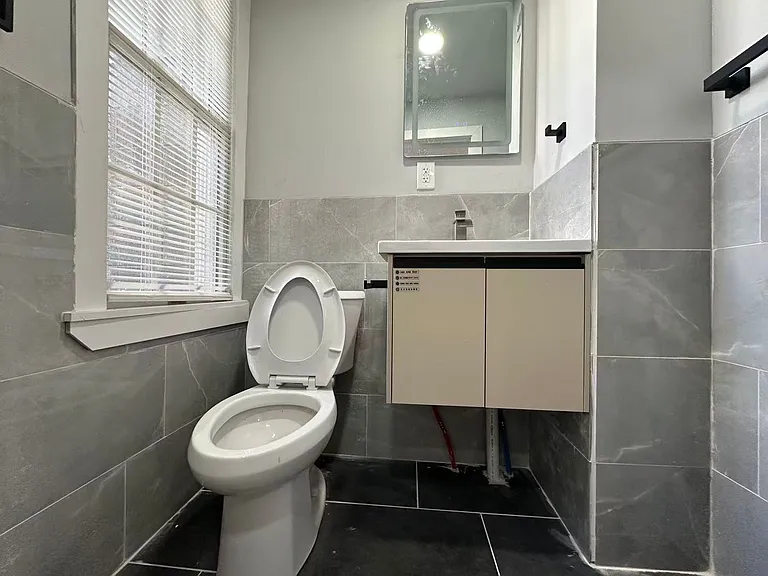 2241 Jackson St — Photo 14