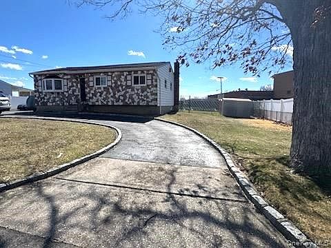 1st image of 320 40th Street