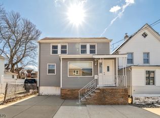 13 Hillery St, Woodland Park, NJ 07424