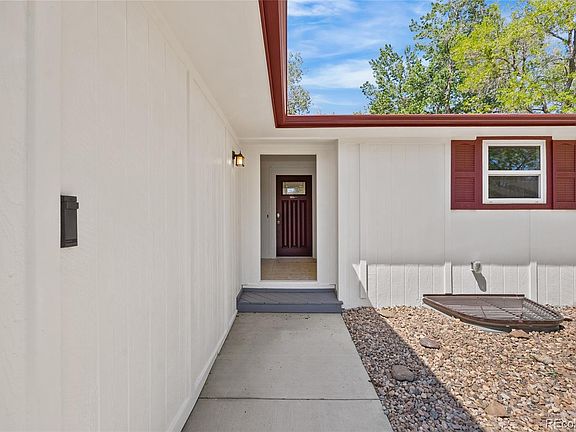2nd image of 975 E 7th Avenue