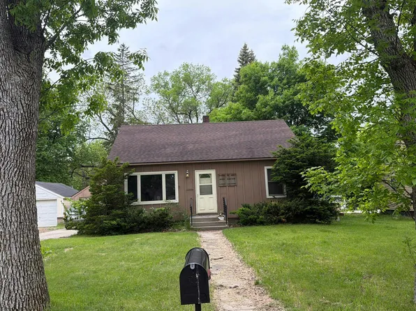 811 N Armstrong Ave, Litchfield, MN 55355