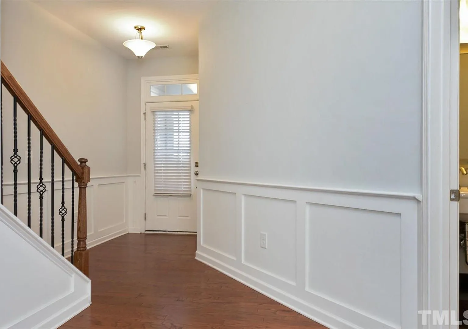 3 Bedroom 2.5 Bathroom Townhome Home w/ Open Floorplan and a 2 car Garage in the heart of Morrisv... — Photo 2