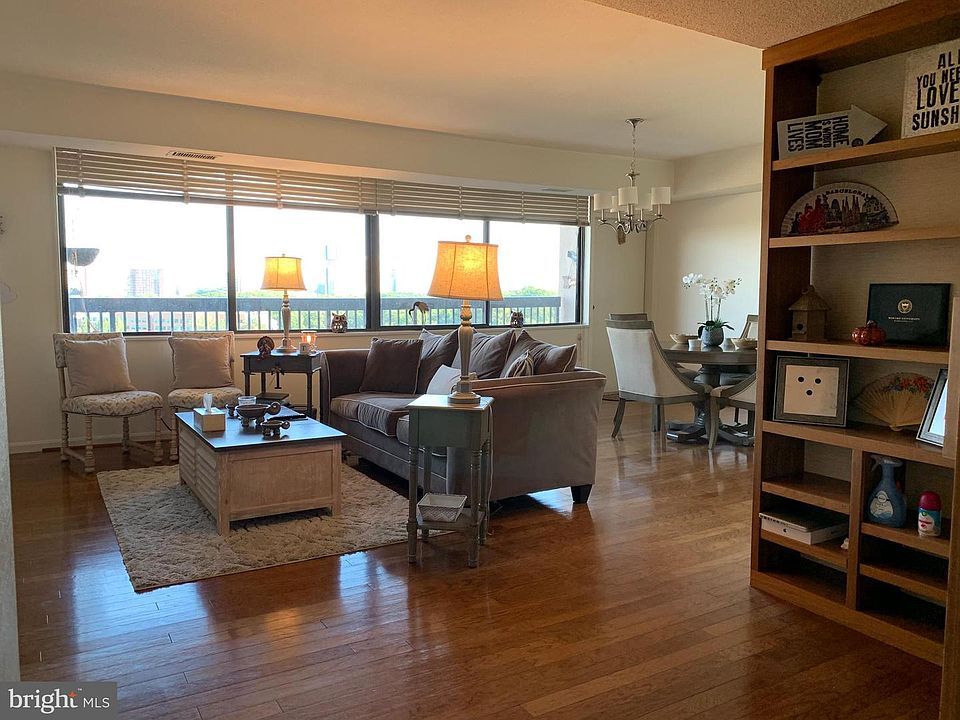 1st image of 3713 S George Mason Dr APT 1003W