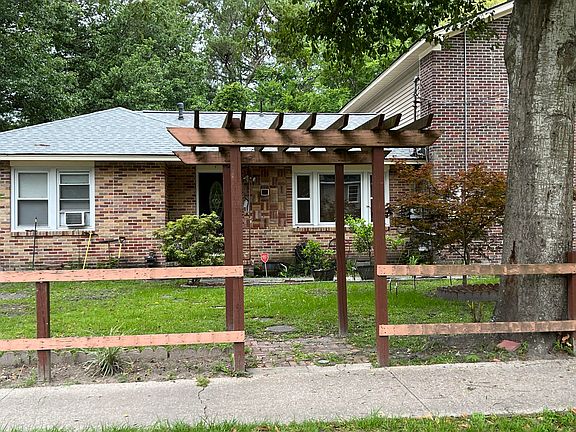 2nd image of 7421 Rock St