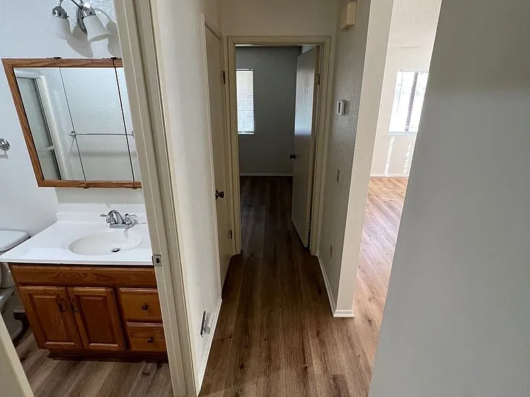 328 S Eureka St — Photo 9
