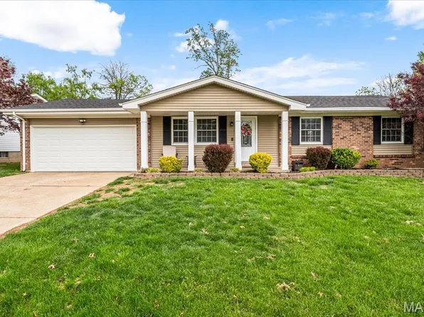 618 Watkins Glen Dr, Saint Charles, MO 63304