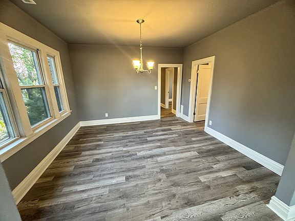4th image of 4020 Deodar St Unit B