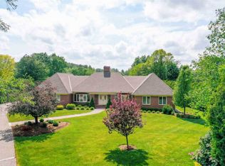 3 Cobbler Ln, Bedford, NH 03110