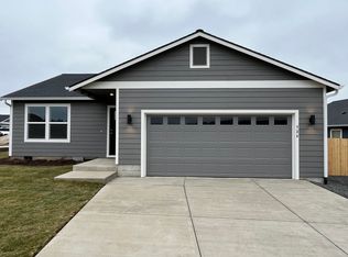 734 NE 16th St, Madras, OR 97741