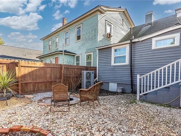 634 W 32nd St — Photo 15