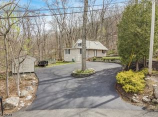 23 Old Woodland Trl, Oak Ridge, NJ 07438