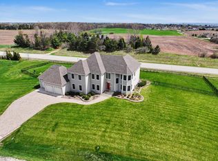 3268 Bay Hill Rd, Port Washington, WI 53074