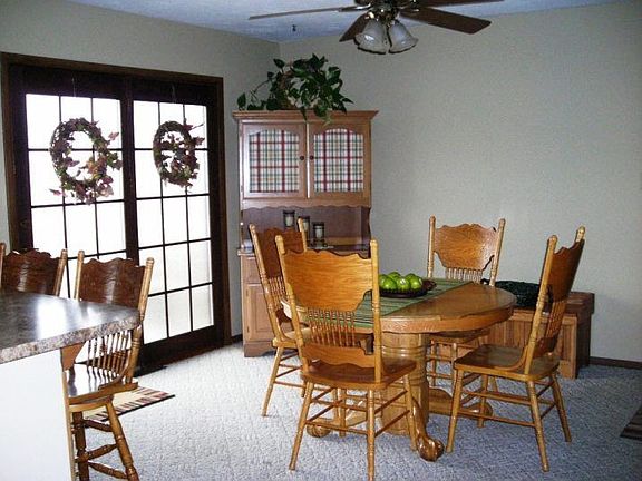 Country kitchen dining