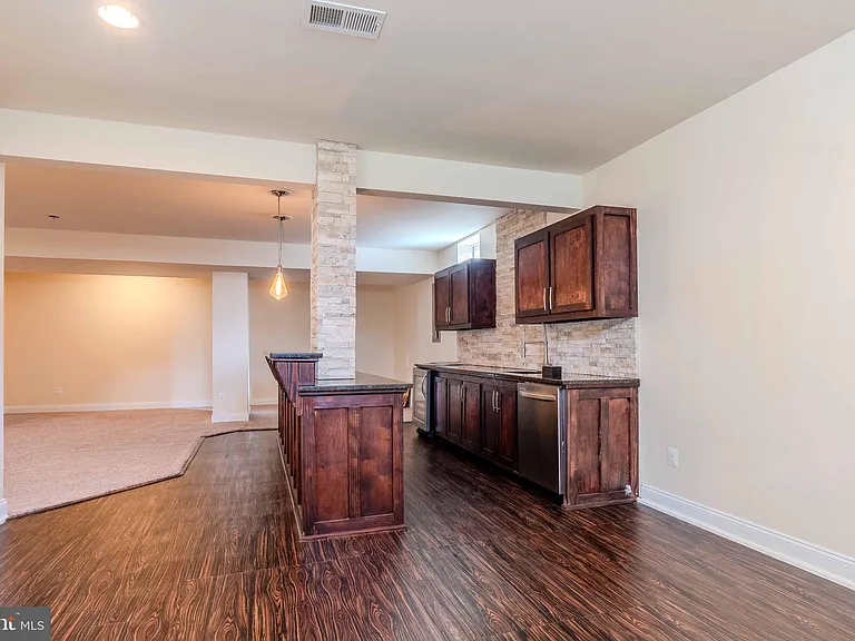 15316 Admiral Baker Cir — Photo 53