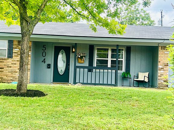 2nd image of 504 N Avenue X