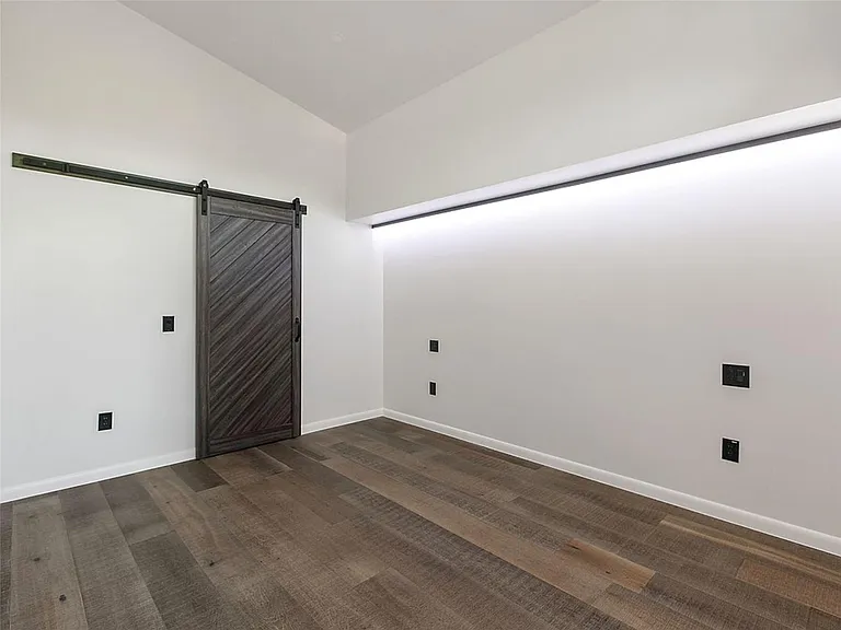 1710 Brassie St — Photo 26
