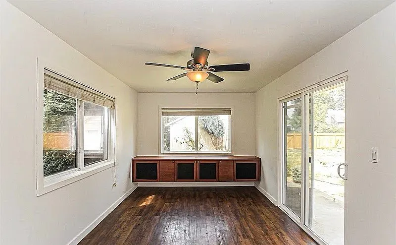 This updated single story home in Tacoma, WA — Photo 4