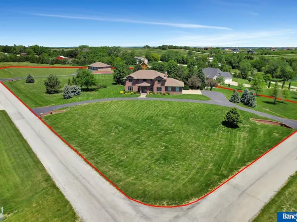 3000 Pheasant Ridge Rd, Lincoln, NE 68532