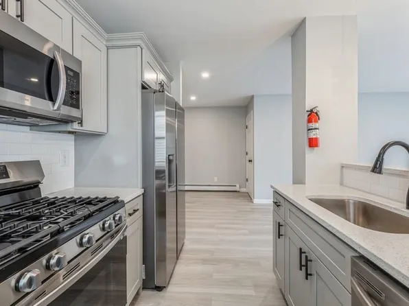 260 Randolph Avenue image 2 of 33