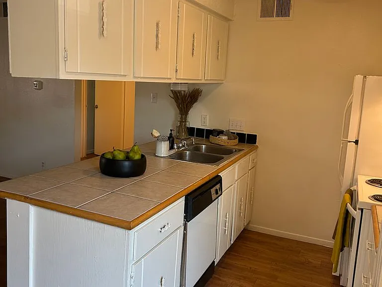 Su Casa — Photo 36
