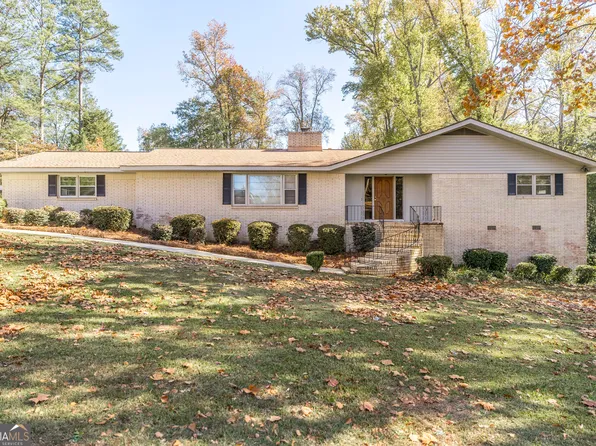 210 Davis Dr, Centerville, GA 31028