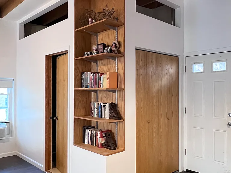 1708 S Carpenter St #2R — Photo 3